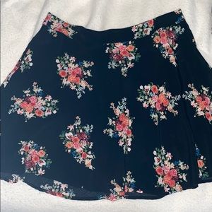 Skirt with floral pattern
